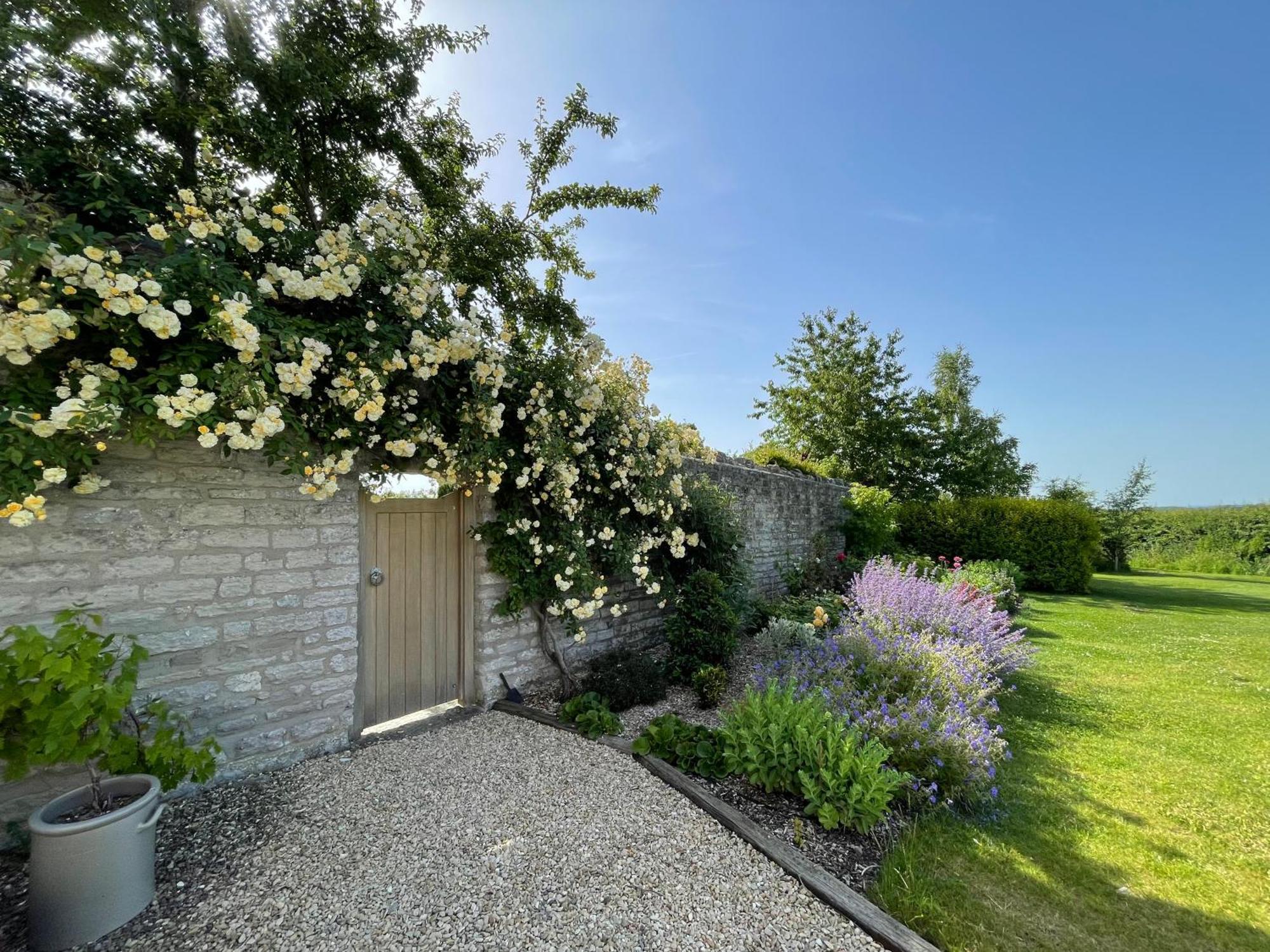 Yew Tree Cottage Shepton Mallet Exterior photo